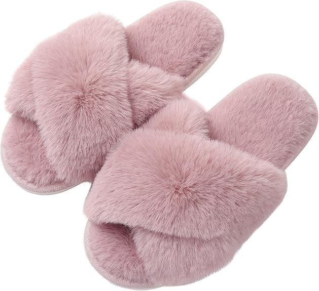 Women’s Fuzzy Slippers