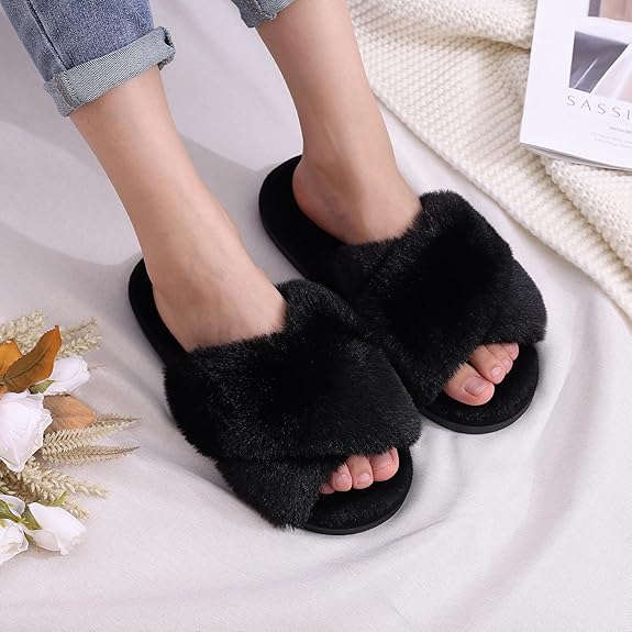 Women’s Fuzzy Slippers